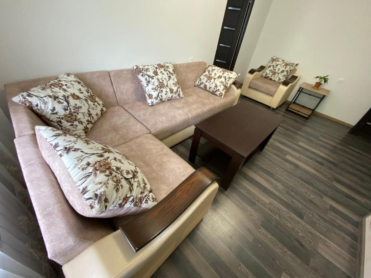 Lovely 2-Bedroom Apartment Near Ayb School Dilijan Eksteriør billede