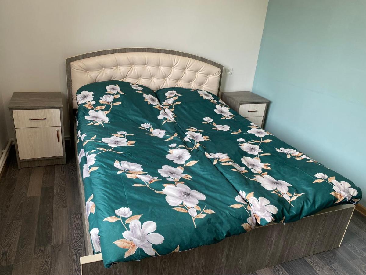 Lovely 2-Bedroom Apartment Near Ayb School Dilijan Eksteriør billede