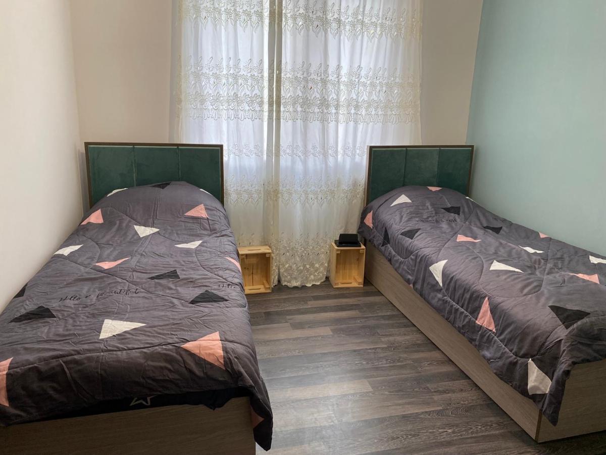 Lovely 2-Bedroom Apartment Near Ayb School Dilijan Eksteriør billede